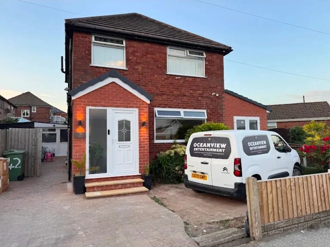 Rainford Buildings side extension and porch in Billinge